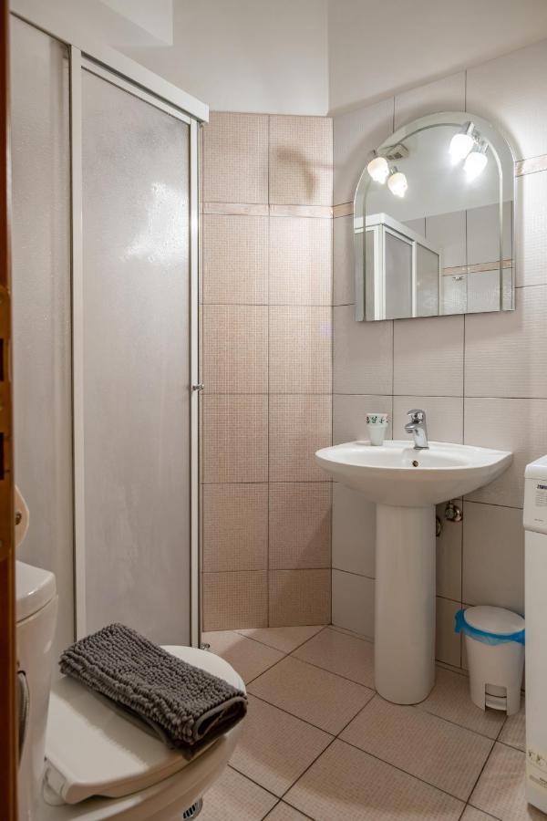 Апартаменты Flat In Excellent Location With Private Parking Афины Экстерьер фото