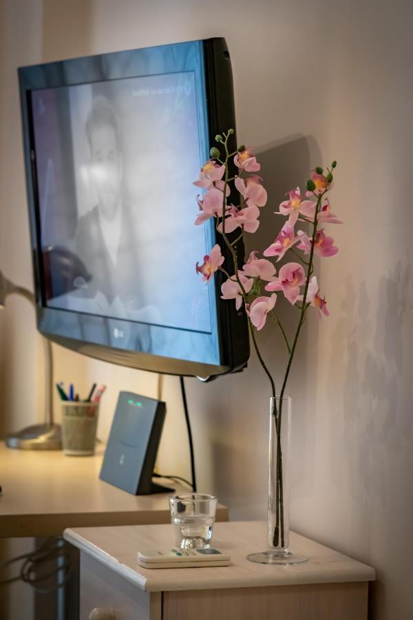 Апартаменты Flat In Excellent Location With Private Parking Афины Экстерьер фото