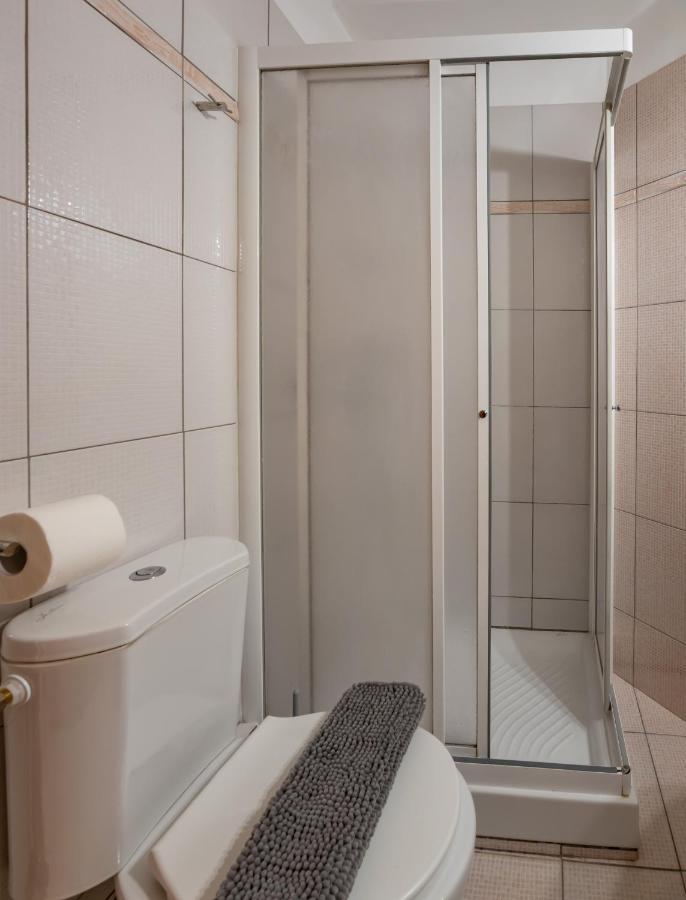 Апартаменты Flat In Excellent Location With Private Parking Афины Экстерьер фото